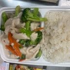 Best Chicken with Broccoli 介兰鸡(午) in Lansing, IL